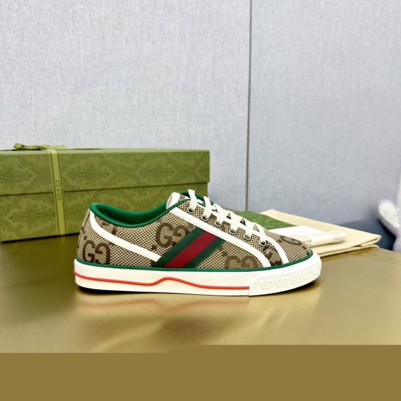 G*u*i casual shoes